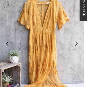 Maxi dress with shorts